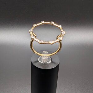 A Fashionable Circle Ring with Rhinestones - size 7